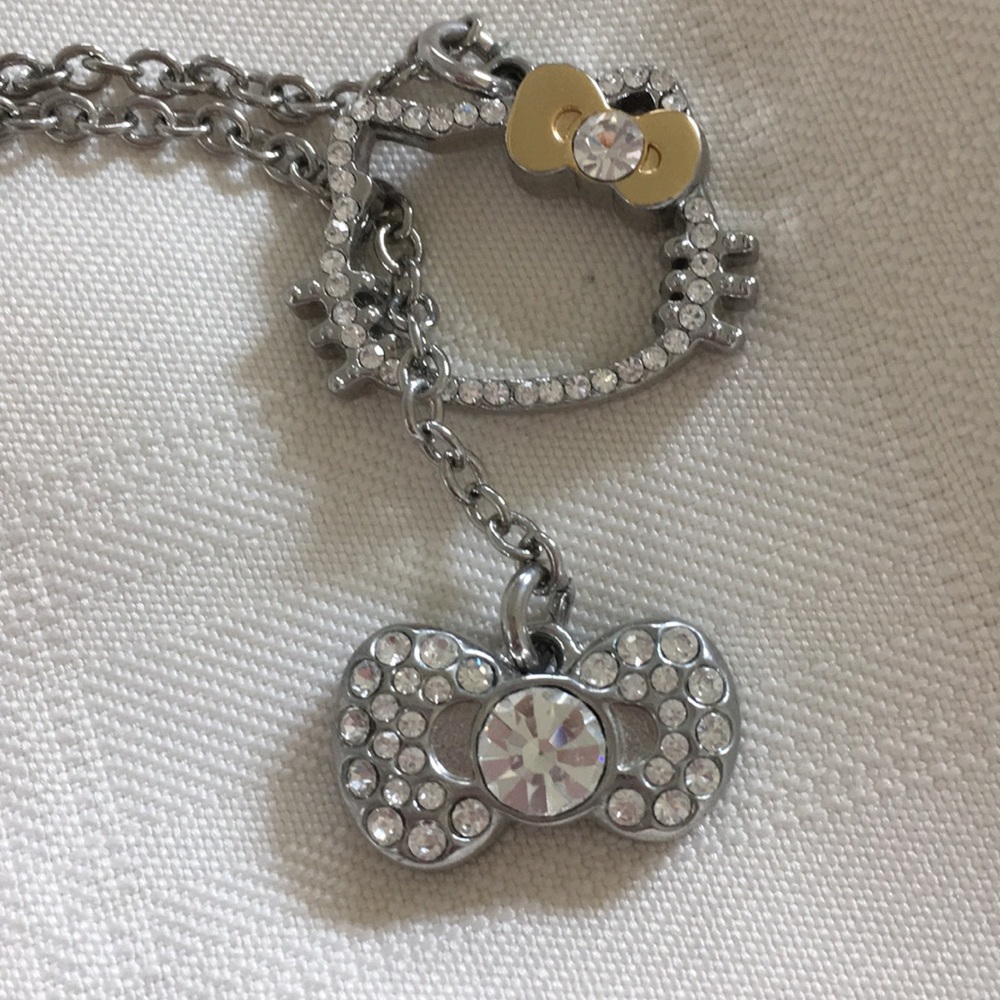 Hello Kitty Necklace - Picture 3 of 3